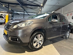Peugeot 2008 - 1.2 PureTech Allure/Panoramadak/trekhaak/Dealer onderhouden