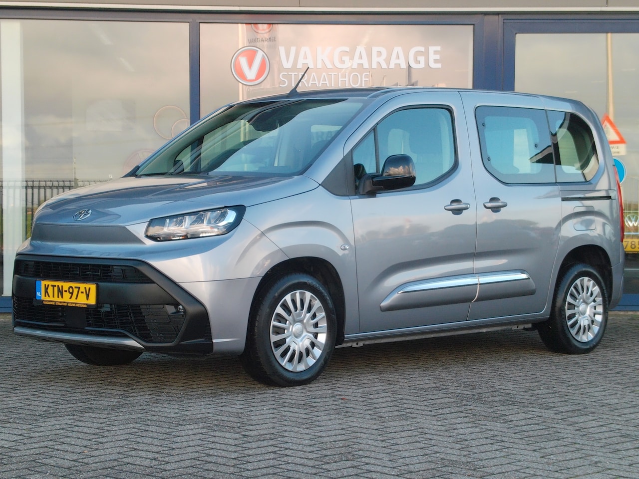 Toyota ProAce City Verso - 1.2 Turbo Professional 1.2 Turbo Professional, Trekhaak / Dubbele schuifdeur / Carplay + Android Auto / Cruise co - AutoWereld.nl