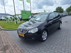 Volkswagen Polo - 1.4-16V Sportline / Nette auto / Nieuwe APK bij aflevering
