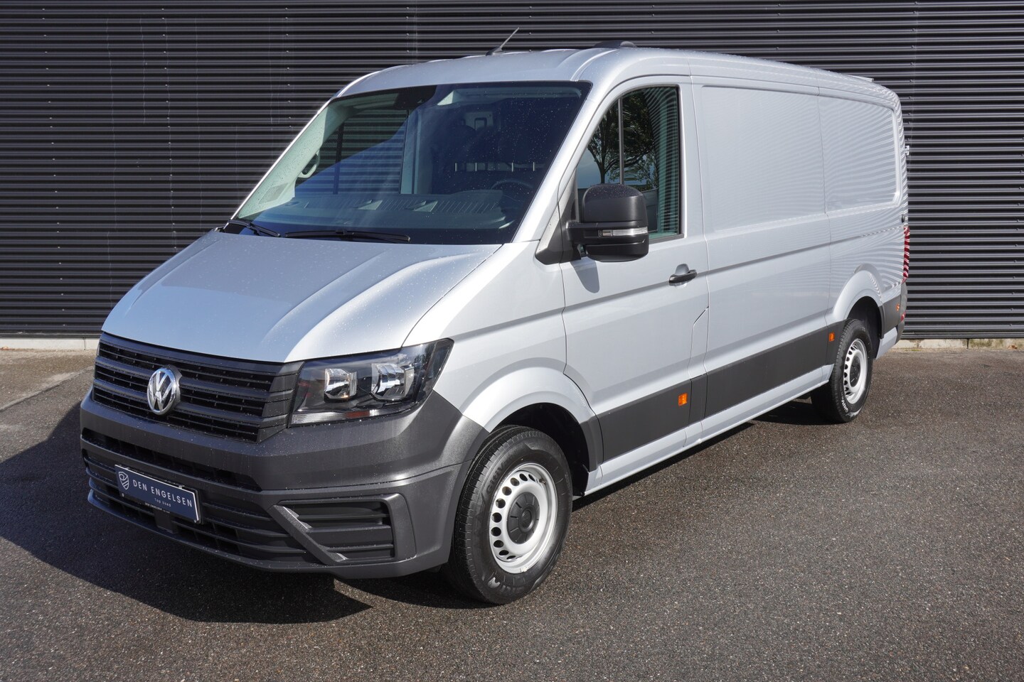 Volkswagen Crafter - 140pk Automaat L3H2/L2H1 Apple carplay Trekhaak Navigatie Camera Airco - AutoWereld.nl