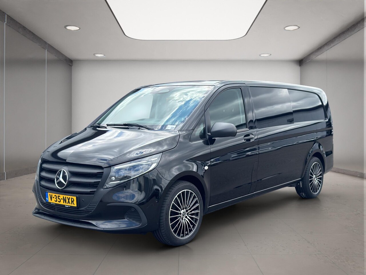 Mercedes-Benz Vito - 116 L3 DC | 6-Persoons | 2,5t Trekhaak | LED | Cruise | Certified 24 mnd garantie - AutoWereld.nl