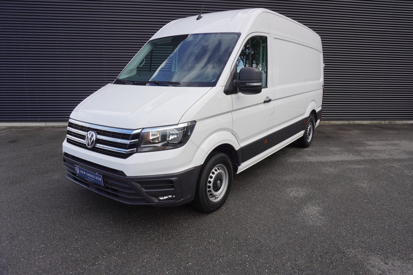 Volkswagen Crafter - 140pk Automaat L3H3/L2H2 Apple carplay Camera parkeersensoren Cruise control Navigatie 3-Z - AutoWereld.nl