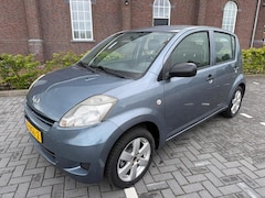 Daihatsu Sirion 2 - 1.0-12V Slim 5 drs 2010 ZUINIG NIEUWE APK