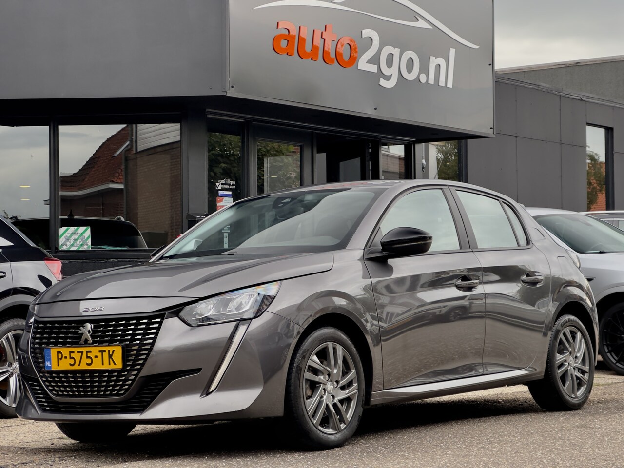Peugeot 208 - 1.2 ACTIVE PACK 138D.KM AIRCO APPLE-CARPLAY LED LMV PDC - AutoWereld.nl