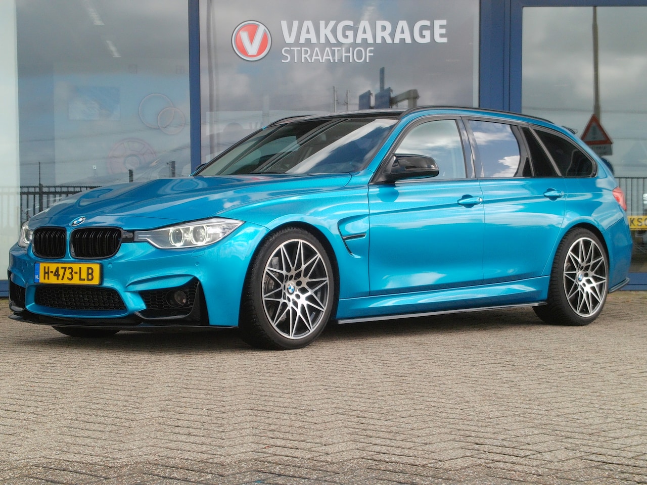 BMW 3-serie Touring - 335i xDrive High Executive 335i xDrive High Executive, Leder / Xenon / Sensoren V + A / Stoelverwarming / 19'' Sportv - AutoWereld.nl