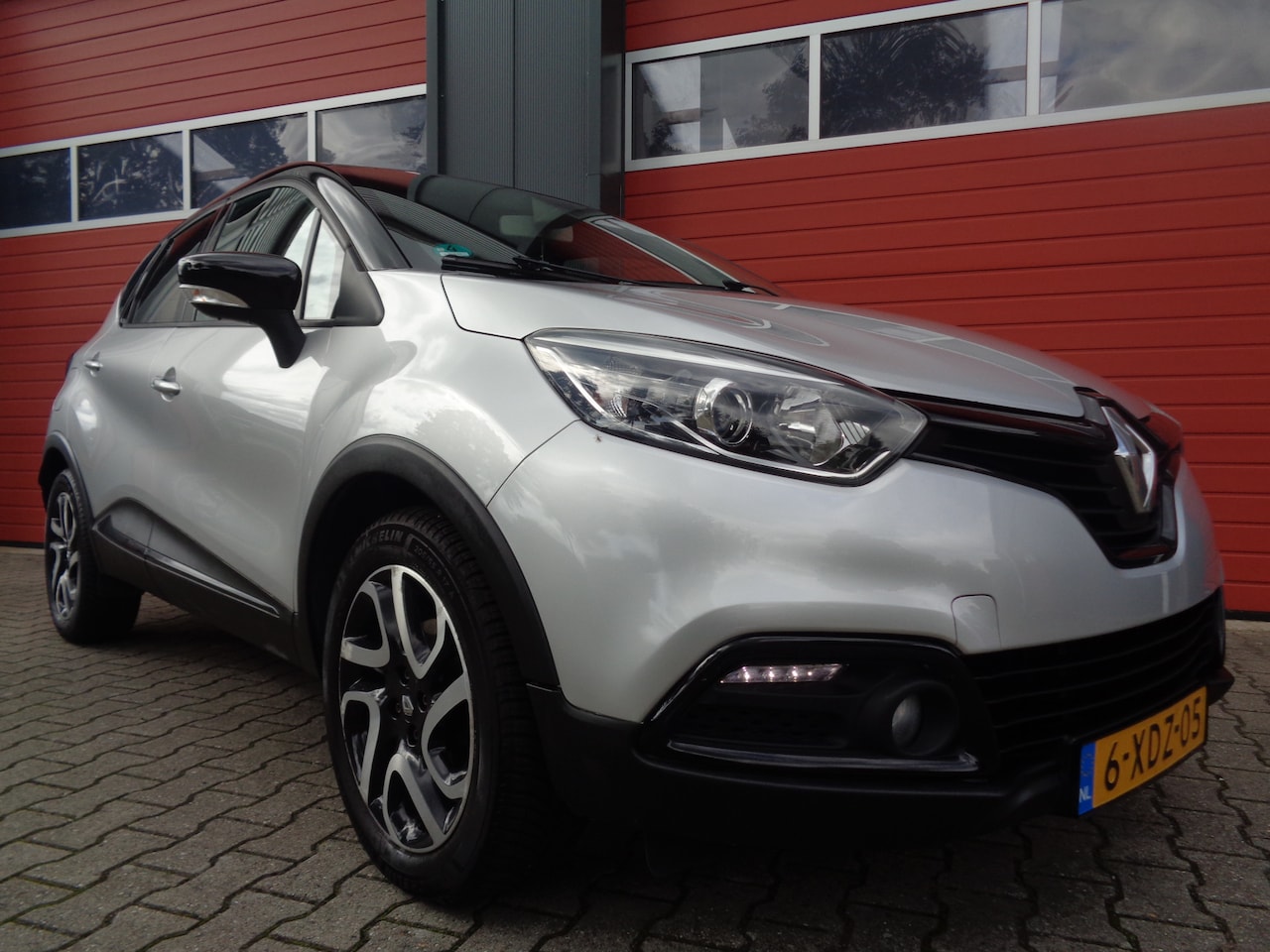 Renault Captur - 1.2 TCe Dynamique 120PK Automaat Clima Navi Cruise LMV NL-Auto 2E-Eigenaar - AutoWereld.nl