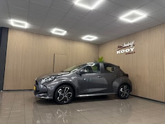 Toyota Yaris - 1.5 Hybrid Comfort * Navigatie / Camera / 17" LM Velgen / Dealer onderhouden