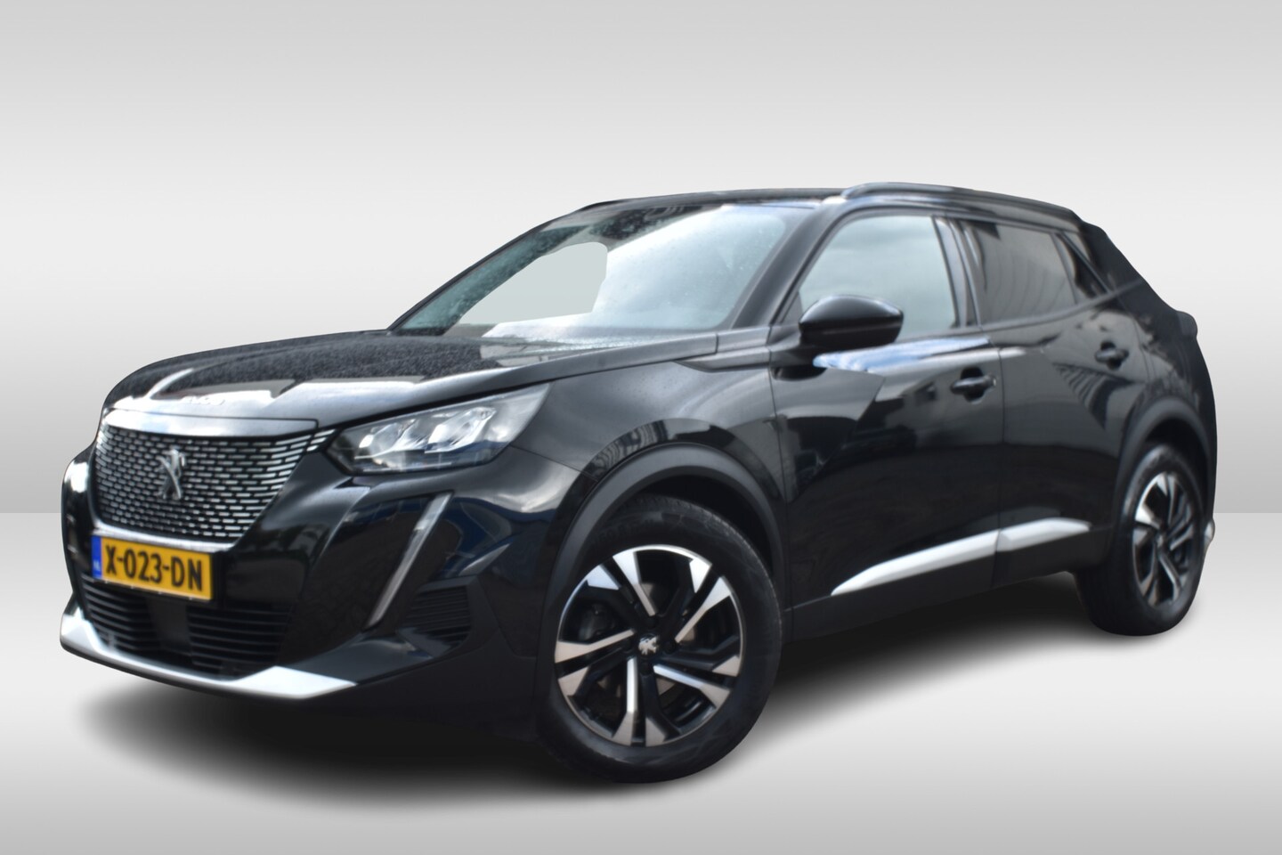 Peugeot 2008 - PureTech 110 Allure Carplay | Keyless | Trekhaak | Camera achter | - AutoWereld.nl