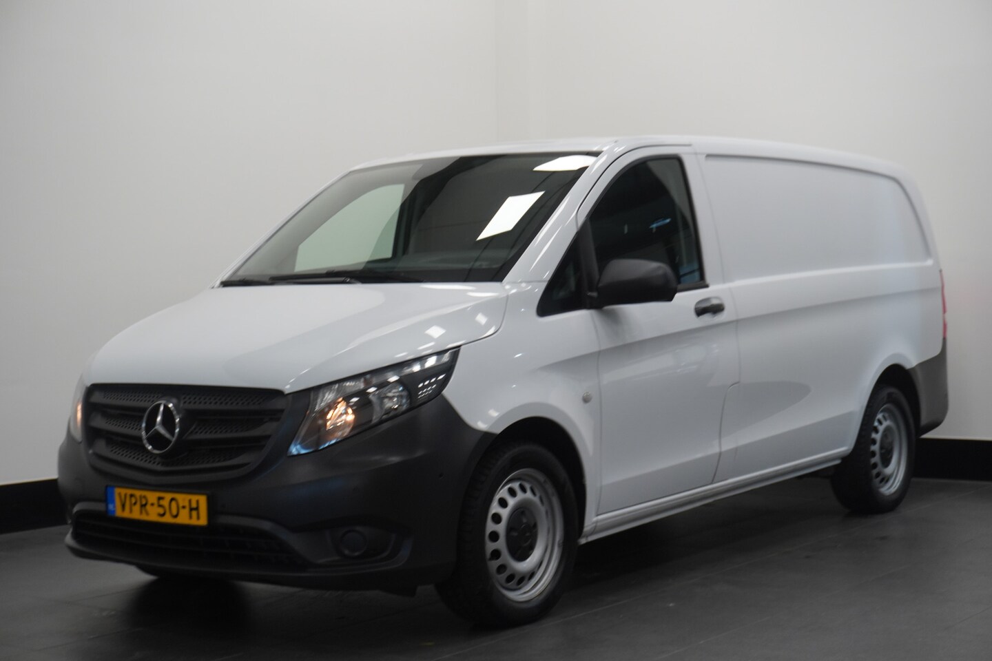 Mercedes-Benz Vito - 114 CDI Lang Automaat EURO 6 - AC/Climate - Cruise - Camera - € 16.900,- Excl. - AutoWereld.nl