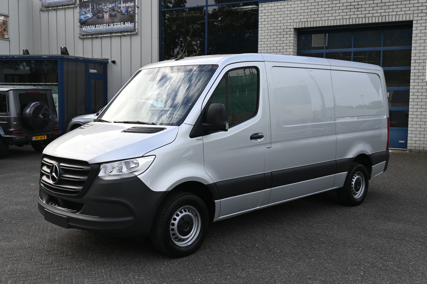 Mercedes-Benz Sprinter - 315 CDI L2H1 RWD Geveerde stoel, Trekhaak, Apple Carplay/Android Auto - AutoWereld.nl