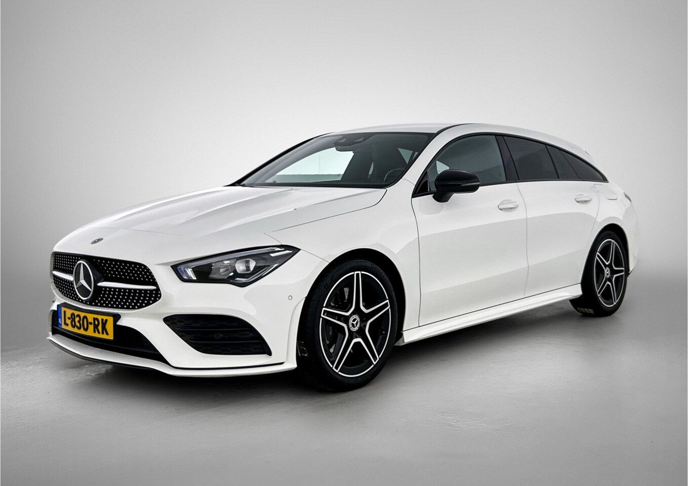 Mercedes-Benz CLA-klasse Shooting Brake - 200 Business Solution AMG Trekhaak | AMG Line | Night Pakket | Ledkoplampen | Parkeerpakke - AutoWereld.nl