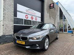 BMW 3-serie - 320i Executive Automaat 1 JAAR APK