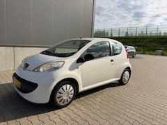 Peugeot 107 - 1.0-12V XR