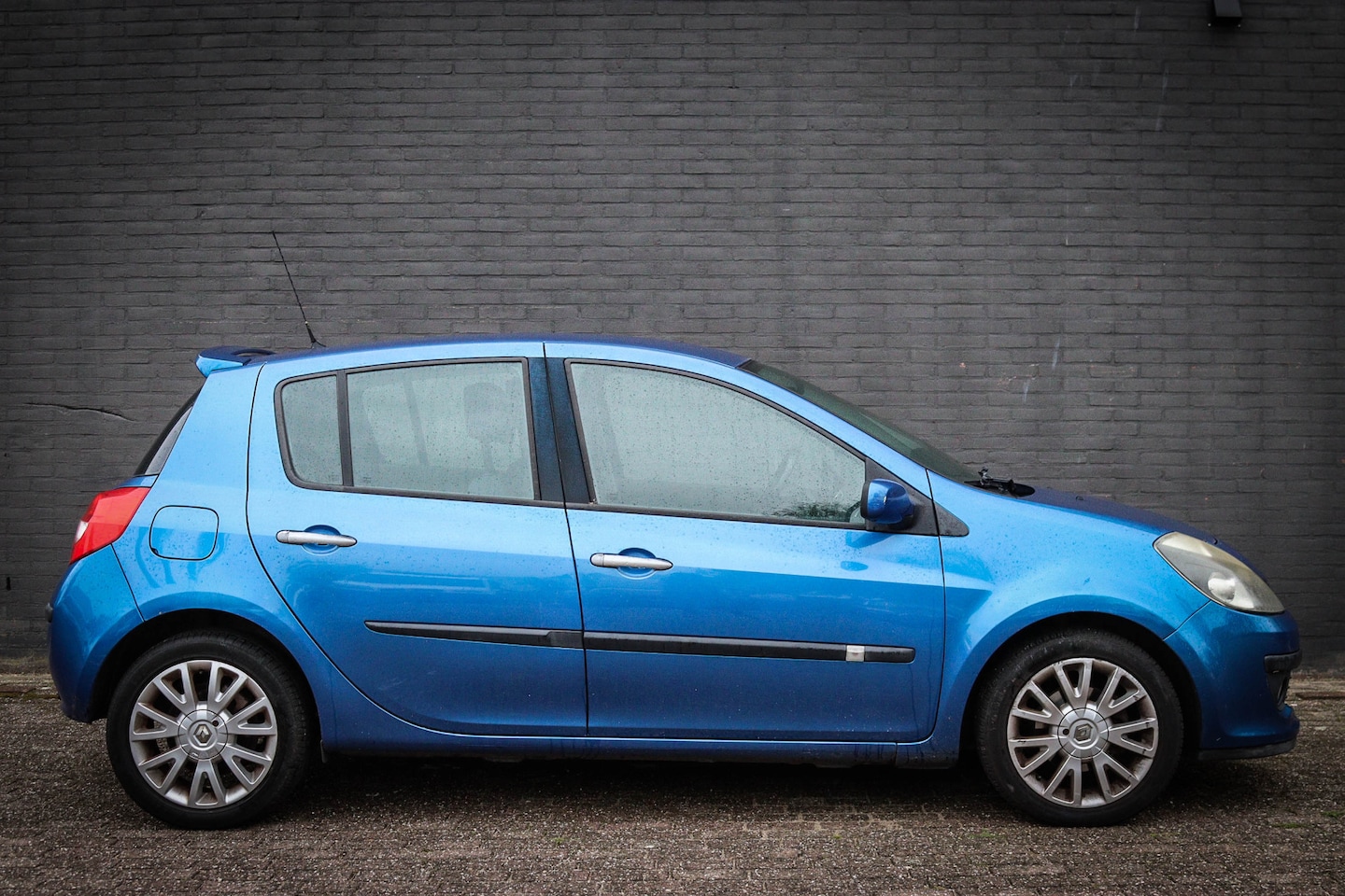 Renault Clio - 1.4-16V Dynamique Luxe Net binnen-Nu al te bezichtigen - AutoWereld.nl