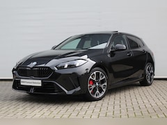 BMW 1-serie - 120 M Sport Automaat / Panoramadak / Sportstoelen / Adaptieve LED / Stoelverwarming / Geti