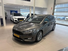 Ford Focus Wagon - 1.0 ST-Line | DEALER ONDERHOUDEN | TREKHAAK | VERWARMBARE VOORSTOELEN | NAVIGATIE | VOLLED