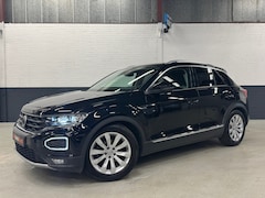 Volkswagen T-Roc - 1.5 TSI Sport Automaat / Navi / Digitale Cockpit / DAB / Camera / Carplay