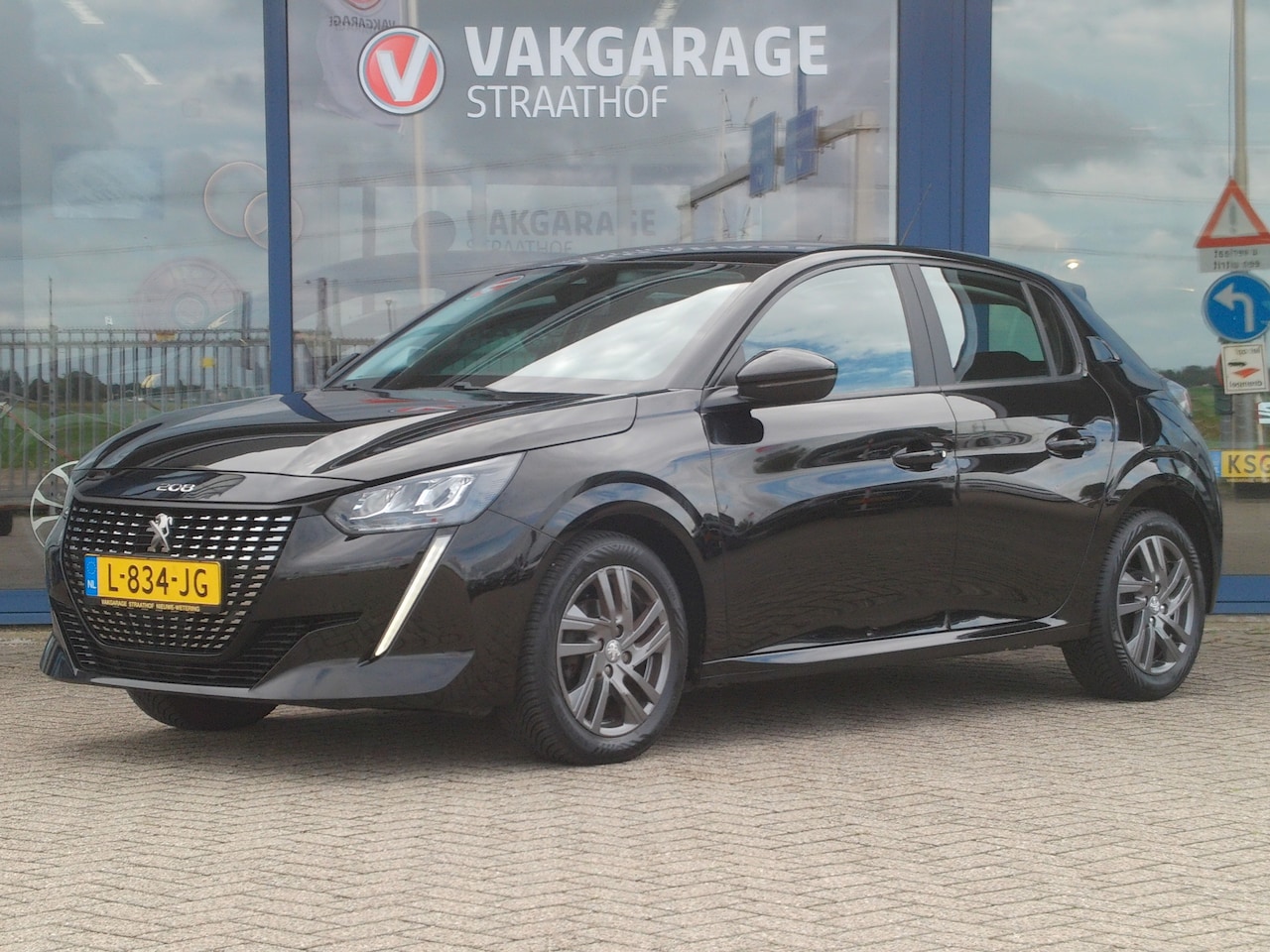 Peugeot 208 - 1.2 Blue Lease Active, Carplay + Android Auto / Full LED. / Parkeersensoren / Navigatie / - AutoWereld.nl