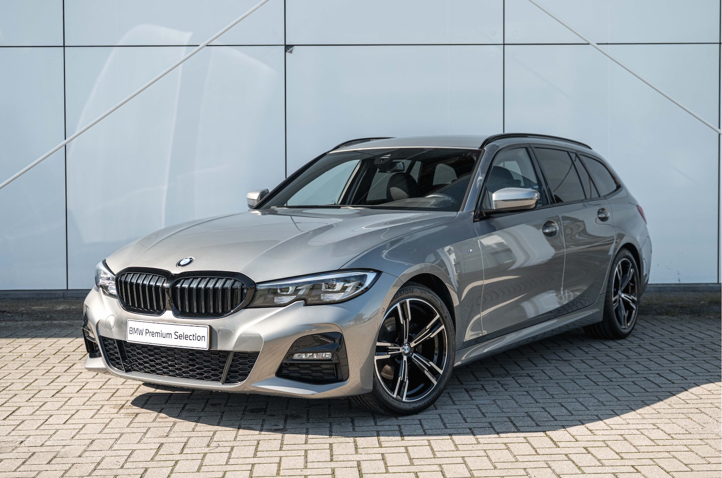 BMW 3-serie Touring - 320i Executive M Sport Automaat / Sportstoelen / LED / Parking Assistant / Live Cockpit Pr - AutoWereld.nl