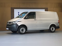 Volkswagen Transporter - 2.0 TDI L1H1 28 Highline DSG/Stoelverwarming/PDC V+A/Airco/Trekhaak/Schuifdeur