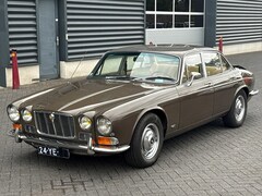 Jaguar XJ - XJ6 4, 2