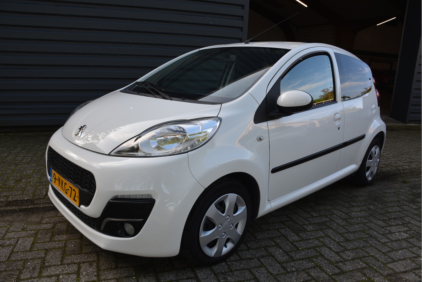Peugeot 107 - 1.0 Active Airco 5Drs - AutoWereld.nl
