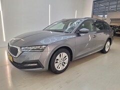 Skoda Octavia Combi - 1.0 e-TSI Sport Business | Parkeersensoren | Digital Dash | Keyeless | Apple Carplay | Cru