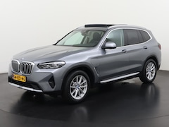 BMW X3 - xDrive30e Business Design | Panoramadak | Leder | Zondag Open