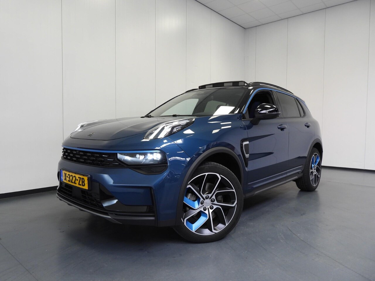 Lynk & Co 01 - 1.5 PHEV Plug-In ZWARTE HEMEL/360CAM/SCHUIFDAK/LED/20"LMV! - AutoWereld.nl