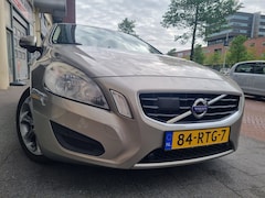 Volvo V60 - 1.6 T4 Kinetic Navi Airco ElecRam