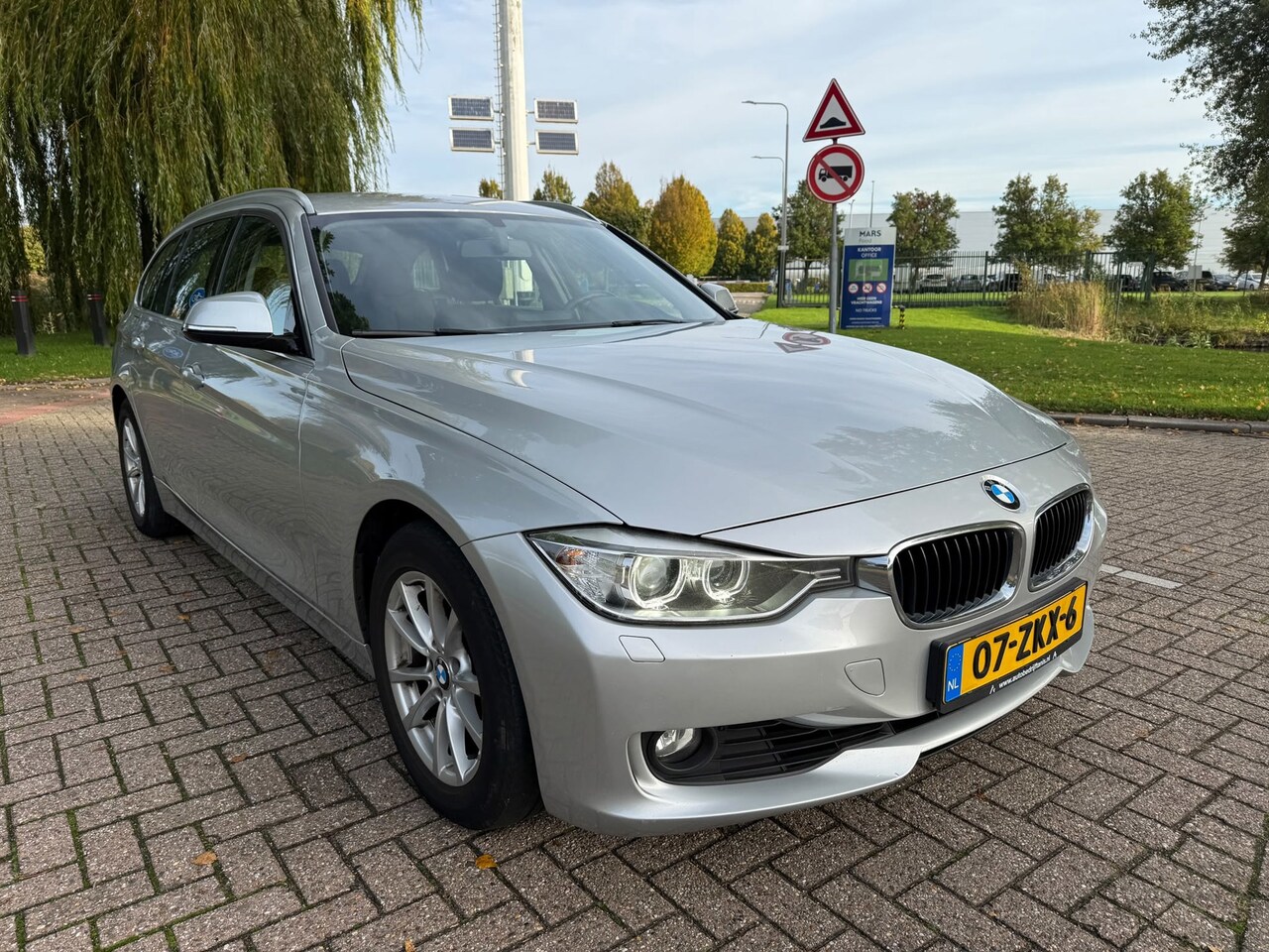 BMW 3-serie Touring - 320i High Executive 320i High Executive - AutoWereld.nl