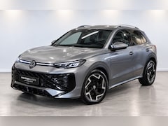 Volkswagen T-Roc - 1.5 eTSI R-Line WORD VERWACHT | TREKHAAK | MATRIX | SFEERLICHT | STOELVERW