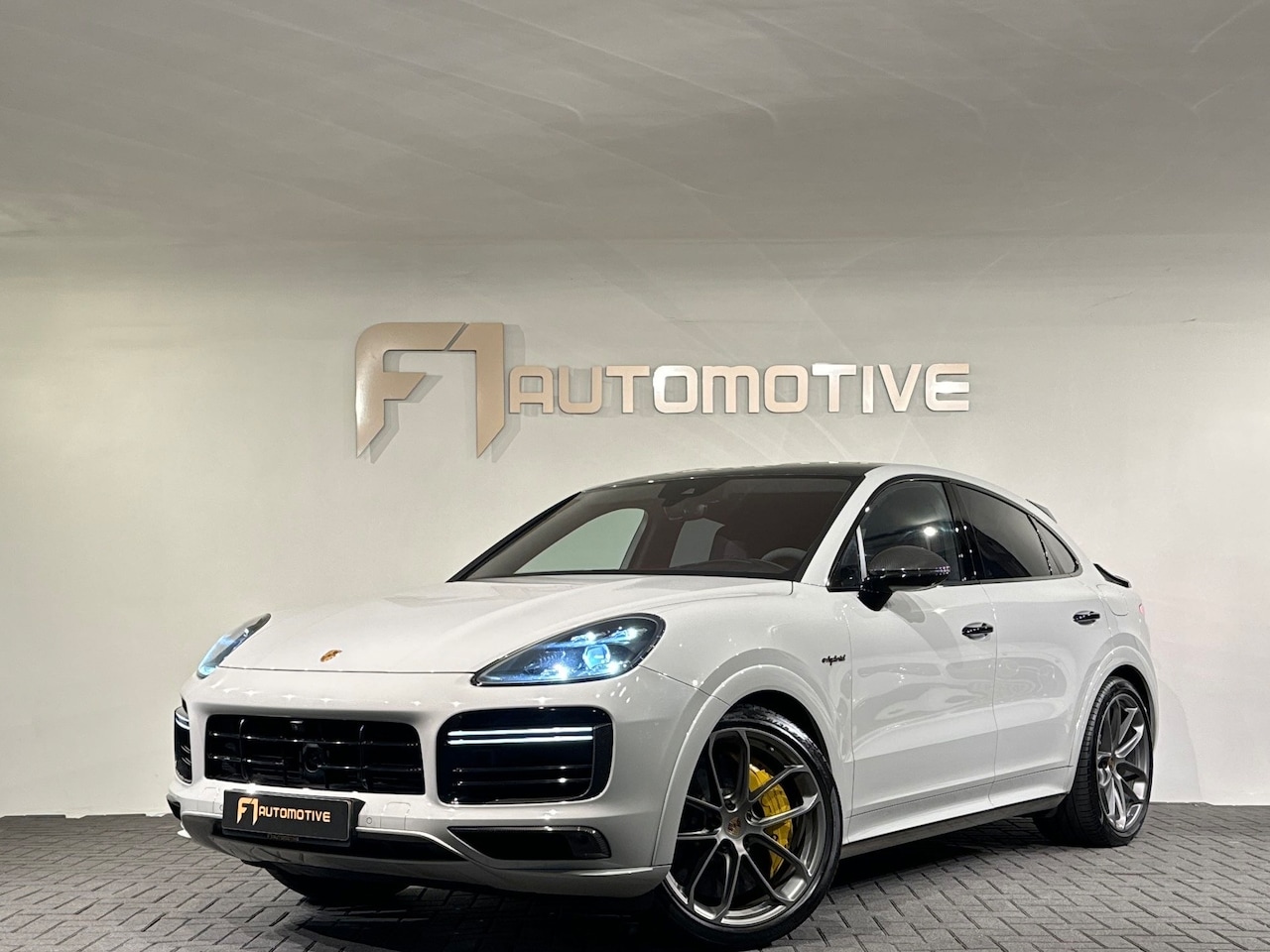 Porsche Cayenne Coupé - 4.0 Turbo S E-Hybrid Carbon|Ceramic|VOL - AutoWereld.nl