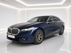 BMW 5-serie - 520i Sedan | Nieuw Model | Personal CoPilot | Elek. Klep | Stoelverwarming |