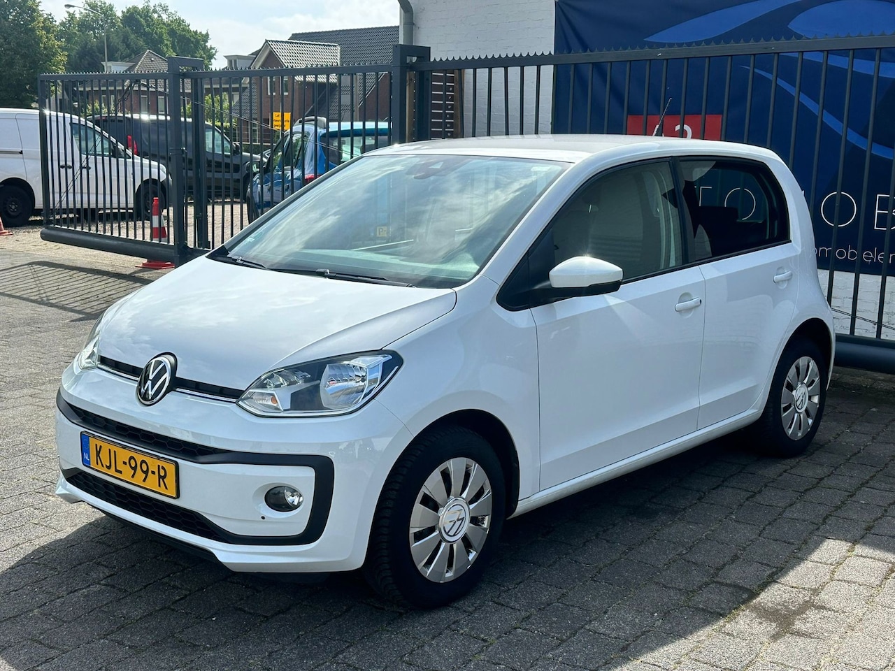 Volkswagen Up! - 1.0 / AIRCO / STOELVERWARMING / CAMERA / CRUISE CONTROL - AutoWereld.nl