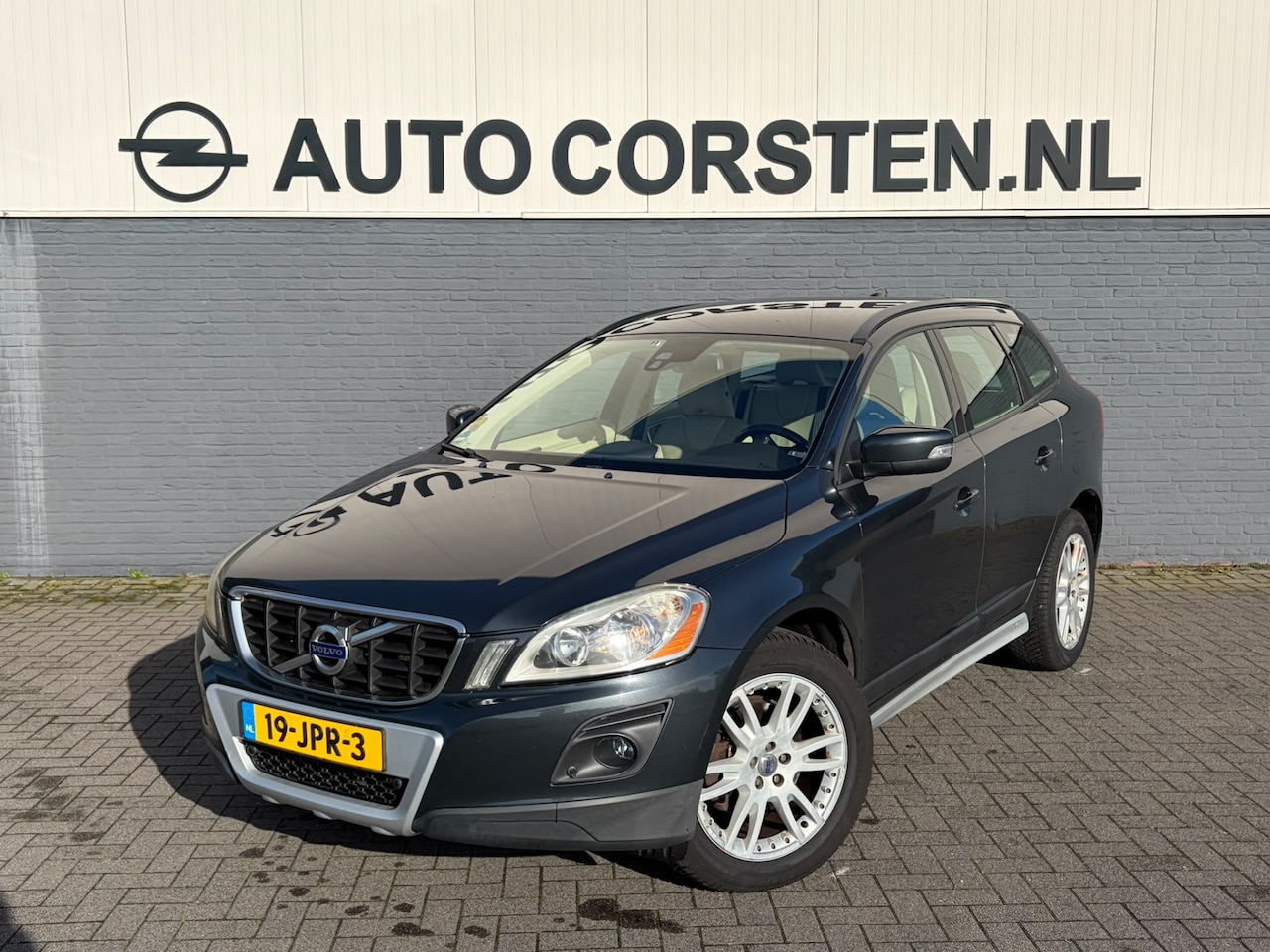 Volvo XC60 - 2.4D 176PK Automaat Leder Trekhaak Navi Stoelverwarming Kinetic Lmv Pdc Cruise Control Blu - AutoWereld.nl
