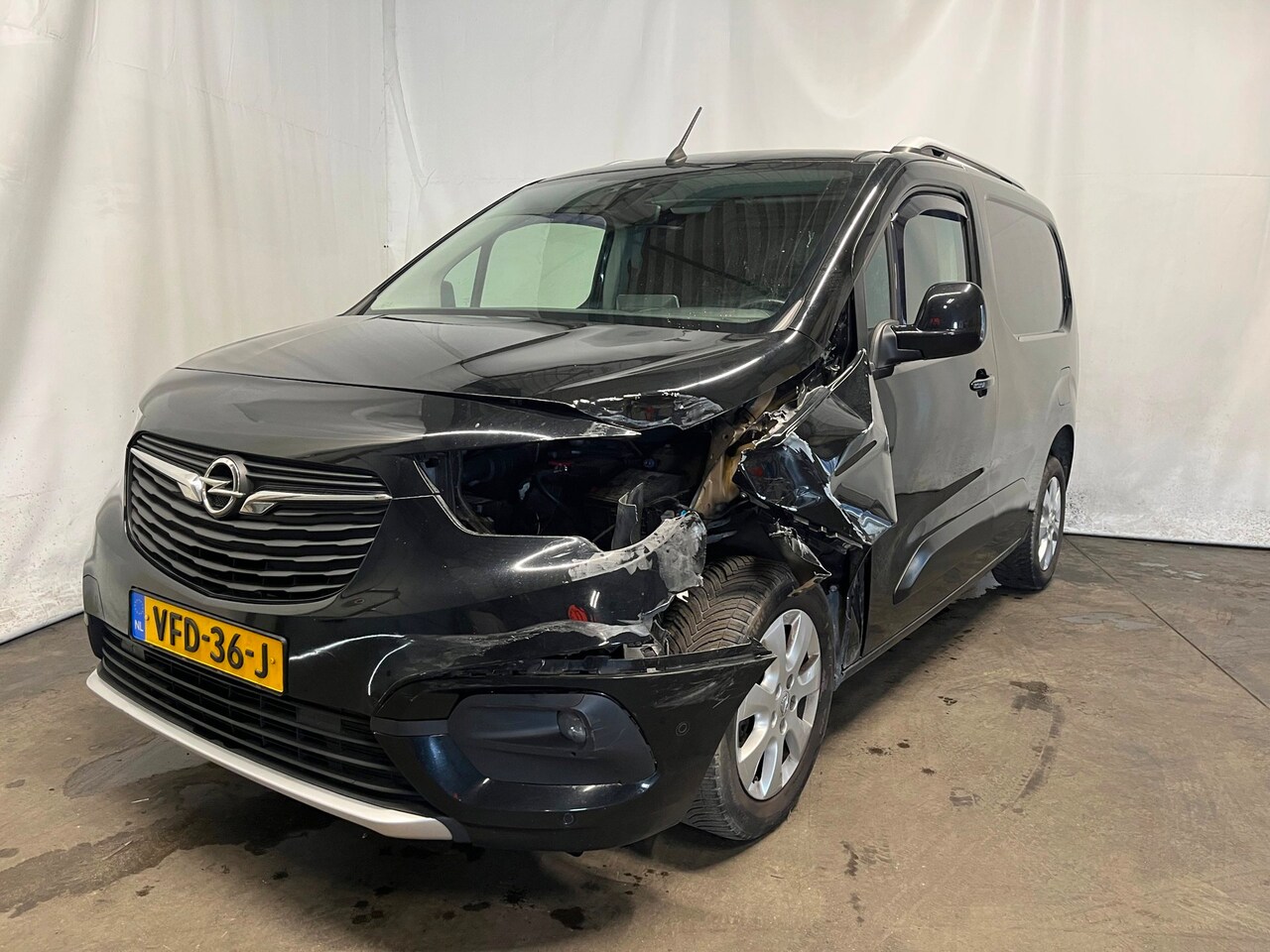 Opel Combo - 1.5D L1H1 Innovation - Front Schade - AutoWereld.nl