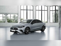 Mercedes-Benz CLA-Klasse - 200 Business Solution AMG 58 kWh | Nightpakket | Panoramadak | Stoelverwarming | Dodehoeka