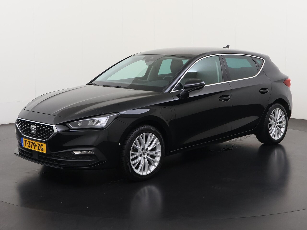 SEAT Leon - 1.4 TSI eHybrid PHEV FR | Stuurverwarming | CarPlay | Camera | Zondag Open! - AutoWereld.nl