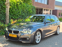 BMW 3-serie Touring - M Sport Edition Apple CarPlay Trekhaak 18inch breedset 6WB Virtual dash NAP RIJKLAAR