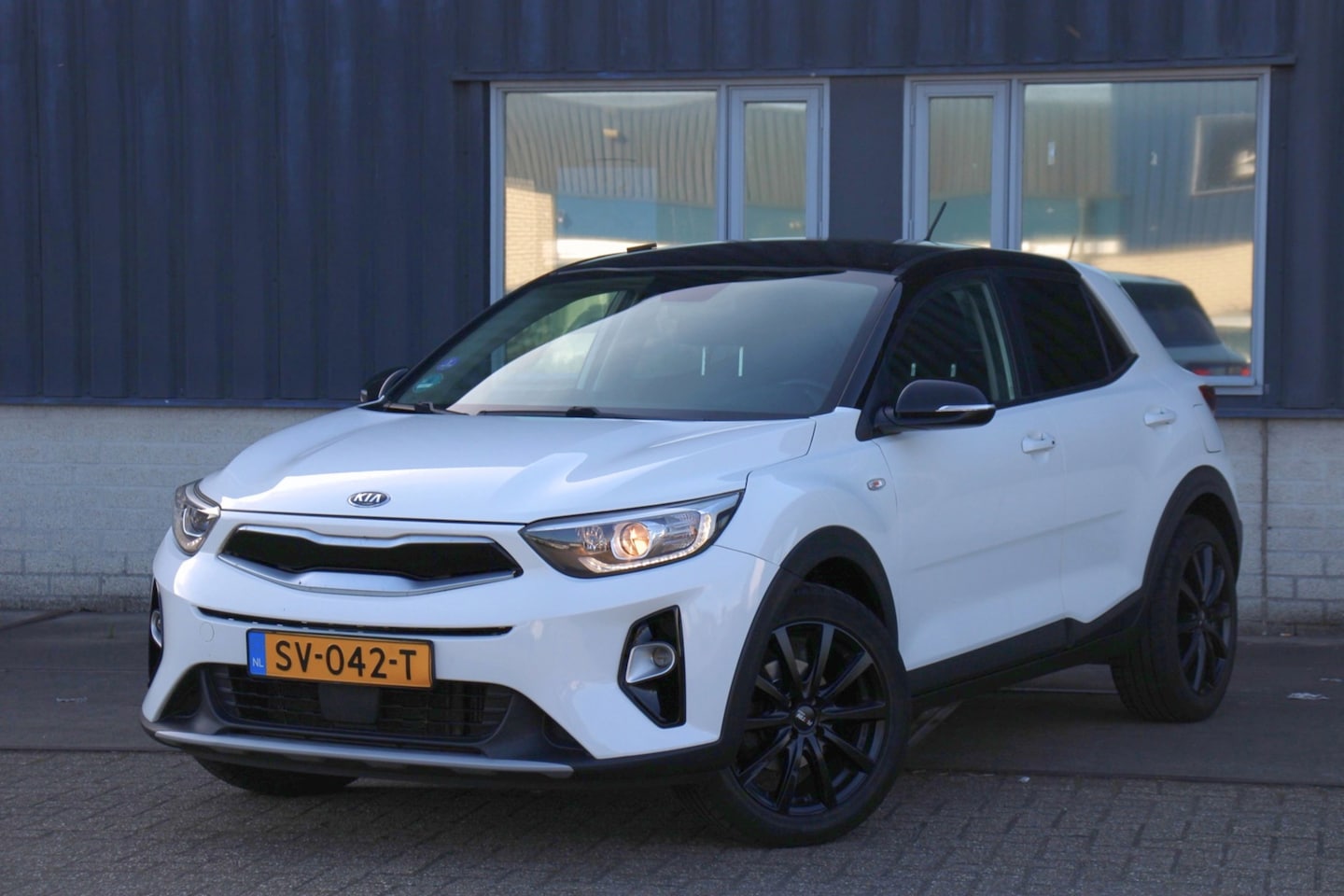 Kia Stonic - 1.0 T-GDi DynamicLine NAP Navi CarPlay Cruise BT KeyLess - AutoWereld.nl