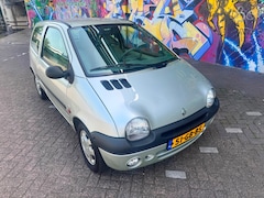 Renault Twingo - 1.2 Initiale airco vol leer sport velgen nieuwe distributie riem zeer nette auto met 150 d