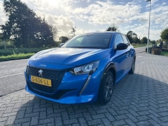 Peugeot e-208 - EV Allure Pack 50 kWh Digitaal Dashboard | Leder/Stof | Camera | Parkeersensoren Achter |