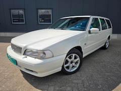 Volvo V70 - 2.5 AUTOMAAT, netto € 4.950 ex BTW, Leder, bijtelvriendelijk, 4ever Youngtimer