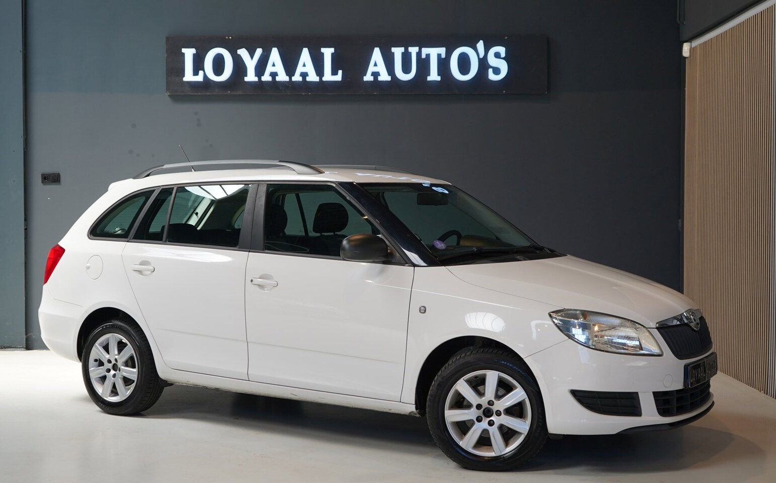 Skoda Fabia Combi - 1.2 Go | AIRCO | TREKHAAK | ELEK.RAMEN | APK. - AutoWereld.nl