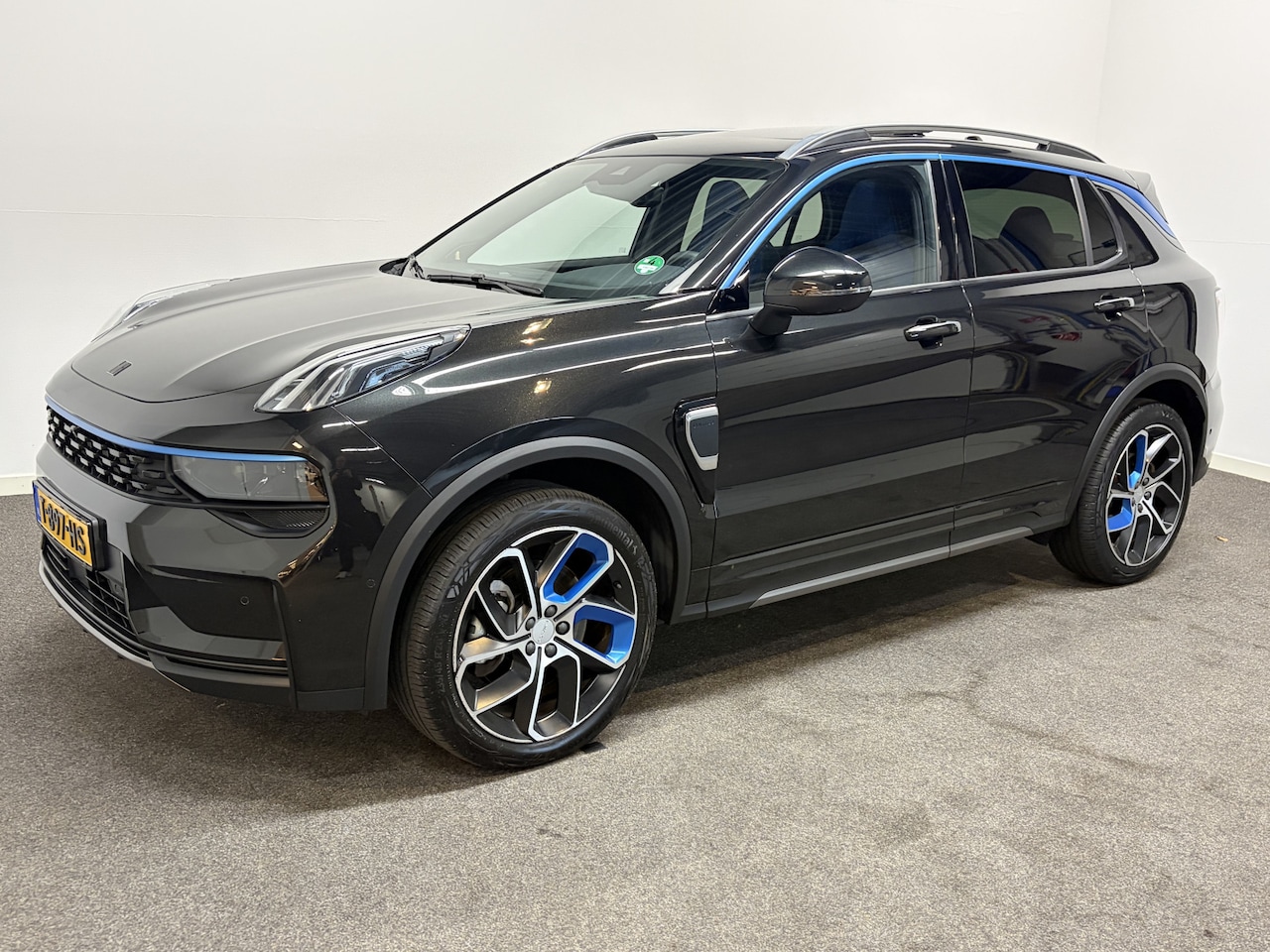 Lynk & Co 01 - 1.5 261pk AUT7 PHEV 70km Elec Pano/ Adapt./ 360 Camera/ Dig. Dashboard/ Stoelverw. - AutoWereld.nl