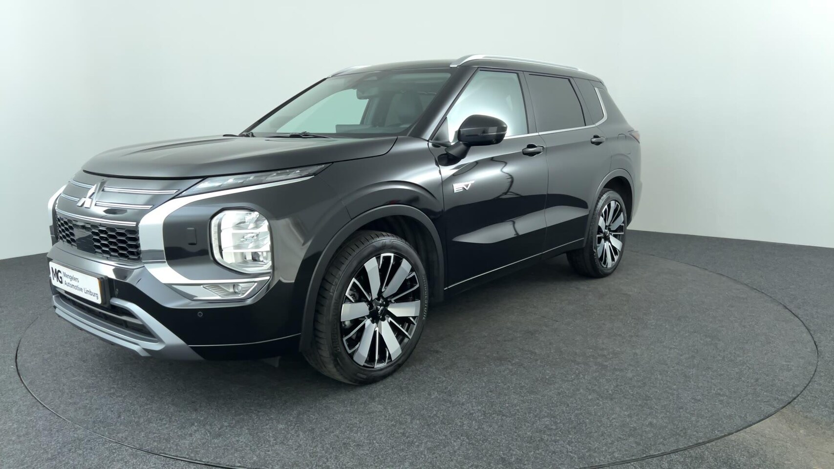 Mitsubishi Outlander - 2.4 PHEV Instyle Automaat | Rijklaar | - AutoWereld.nl