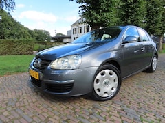 Volkswagen Jetta - 1.6 Comfortline Automaat Ecc Cruisecontrol Schuif/Kanteldak Trekhaak*Apk t/m 17-9-2027