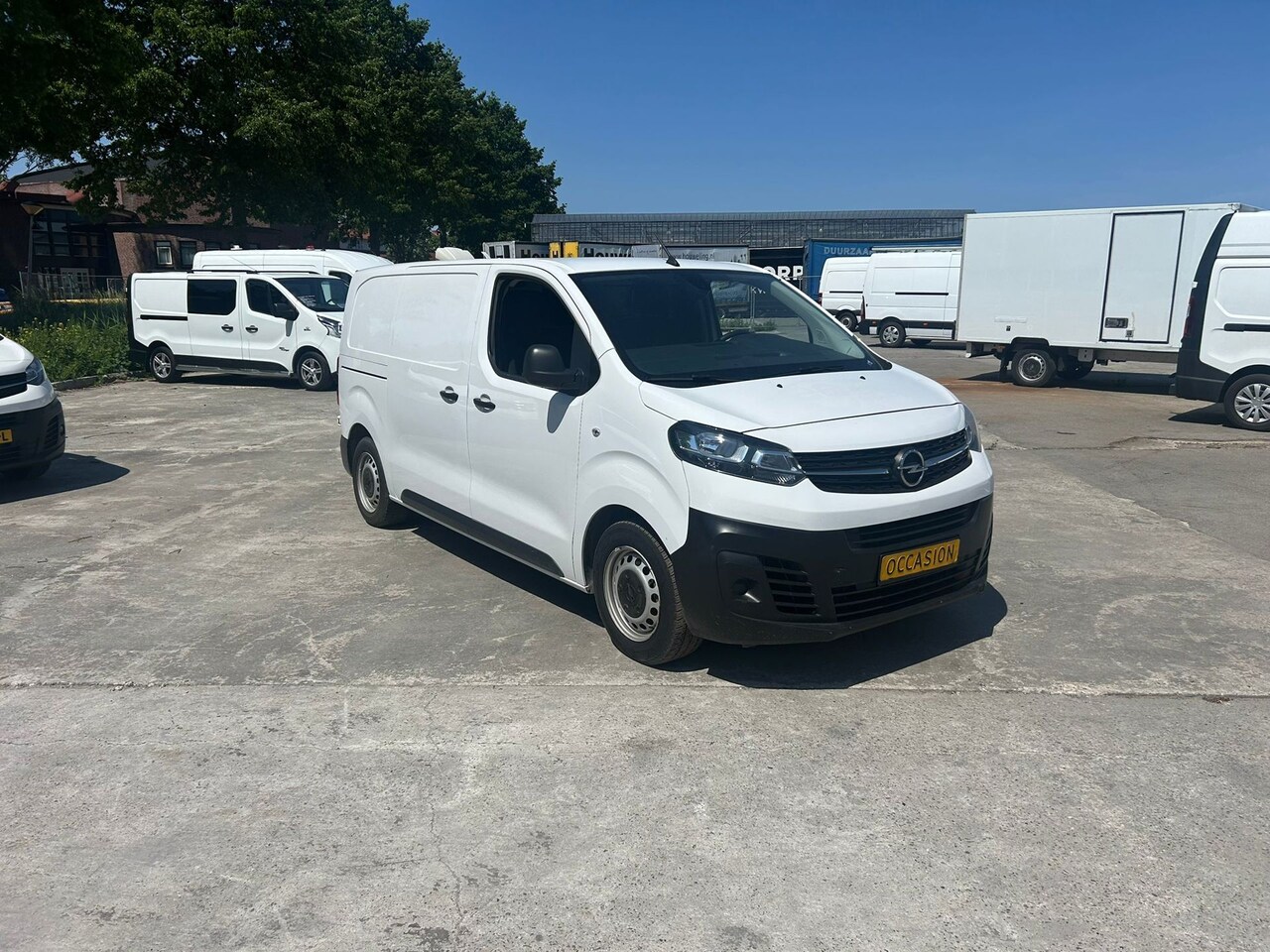 Opel Vivaro - 1.5 Diesel 120 euro 6 airco 3 PERS - AutoWereld.nl