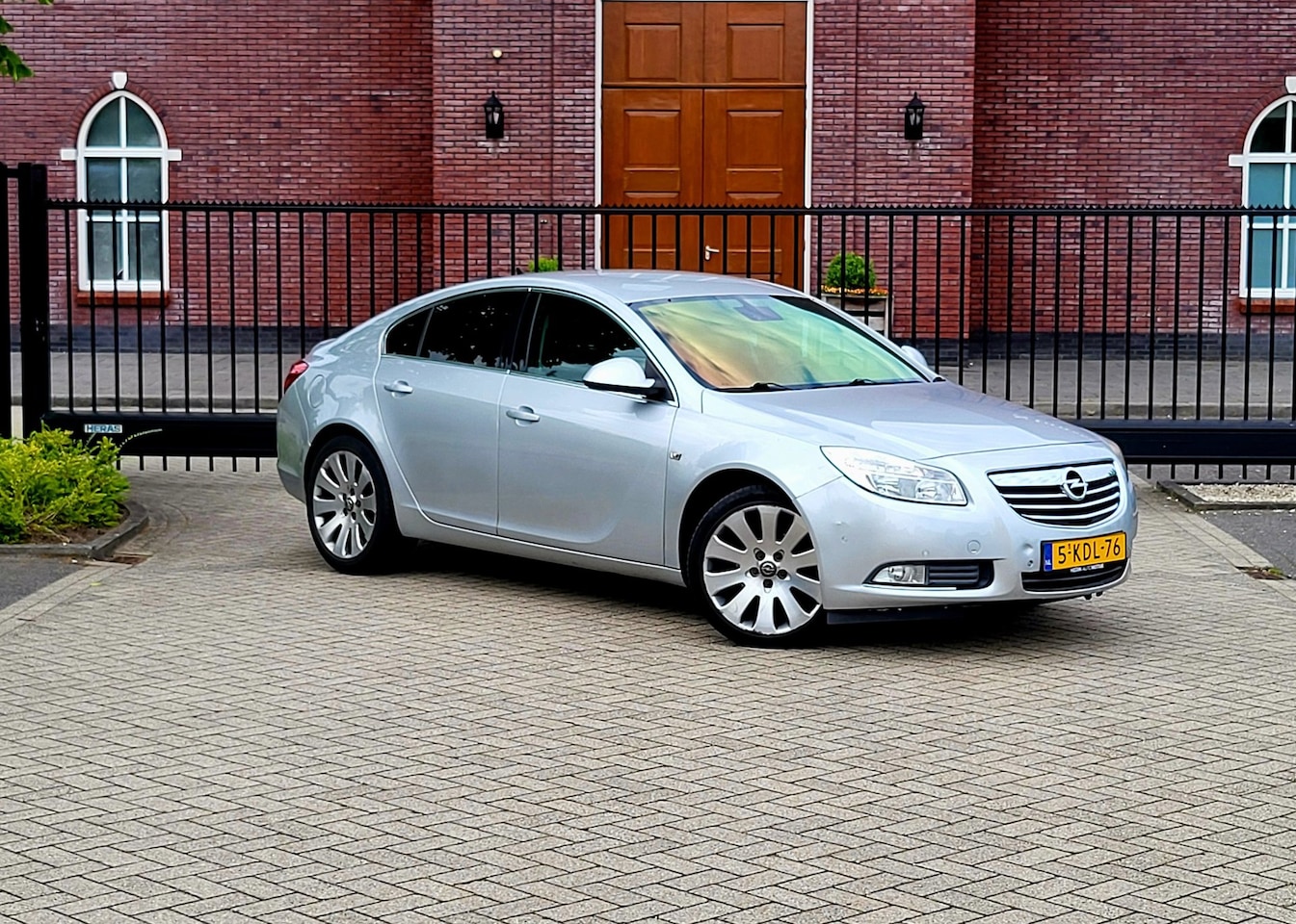 Opel Insignia - 2.0 CDTI EcoFLEX Design Edition / Airco / Navi / Trekhaak / Pdc / NIEUWE APK - AutoWereld.nl